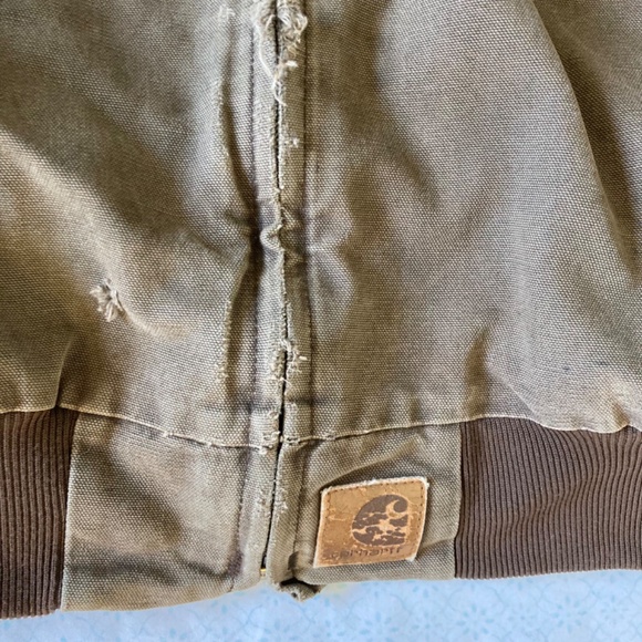 Vintage Carhartt Santa Fe jacket with flaws - Picture 5 of 12